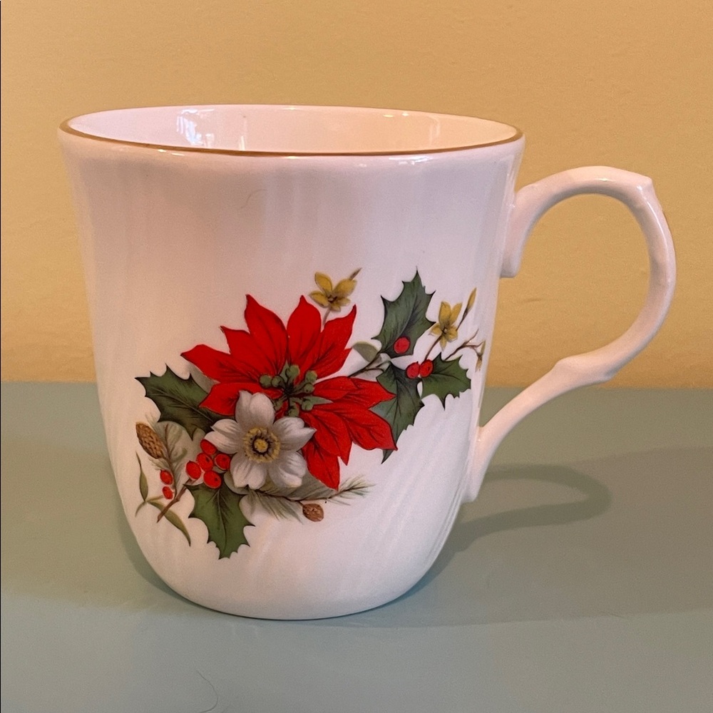 Vintage Sadler Wellington Festive Holiday Mug with Red Poinsettia Design